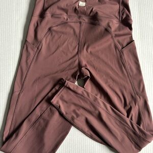 Women's like new Vuori Mauve High-Waisted Leggings